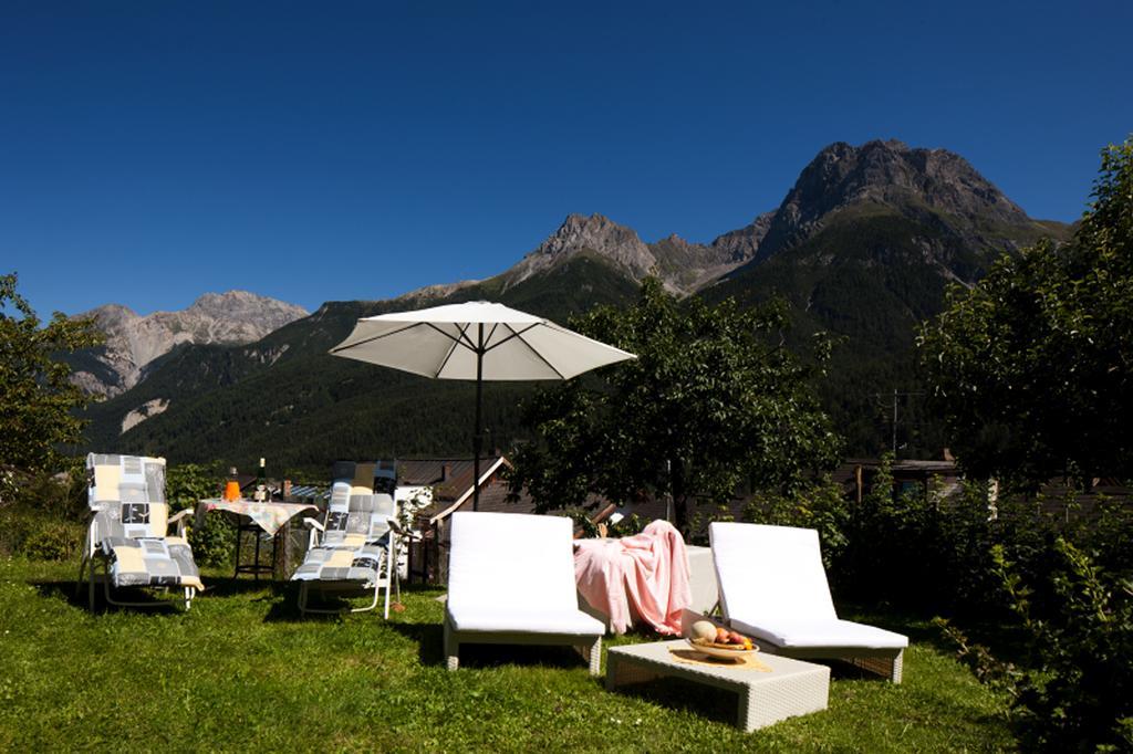 Hotel Chasa Sofia Scuol Exteriör bild