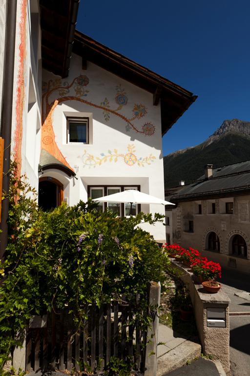 Hotel Chasa Sofia Scuol Exteriör bild