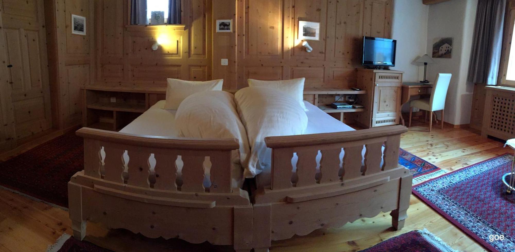 Hotel Chasa Sofia Scuol Rum bild